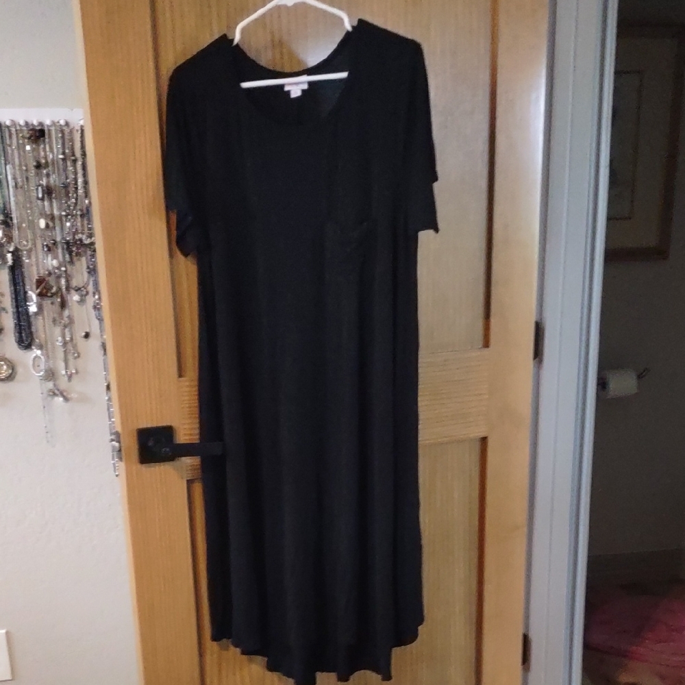 LuLaRoe XL Black Short-Sleeve Midi Pocket Dress